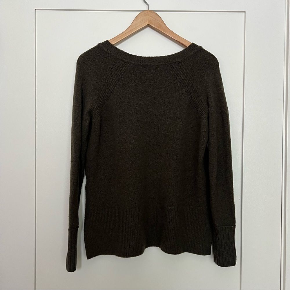 J Crew Sweater Womens XS Green Tight Knit V Neck Split Hem Merino Wool Alpaca - Picture 7 of 14